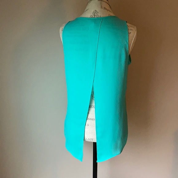 NWOT Express Tank with split back detail - Picture 3 of 4